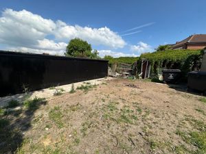 Photo 1- click for photo gallery